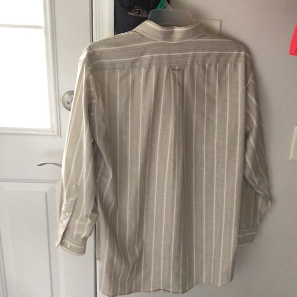 IIn excellent condition shirt - Picture 2 of 6